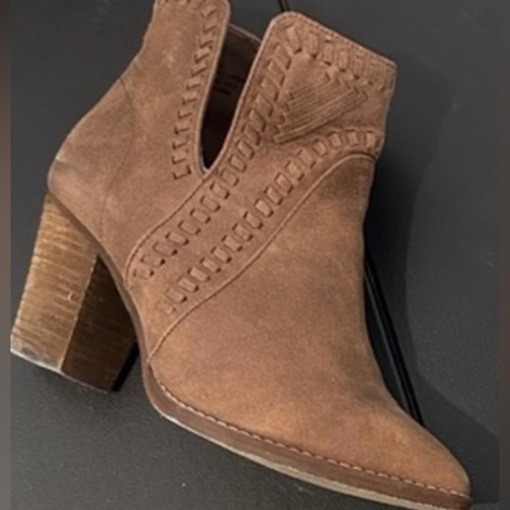 Zigi Soho woman’s Brown pointed toe slip on Ankle Boots - Picture 1 of 7